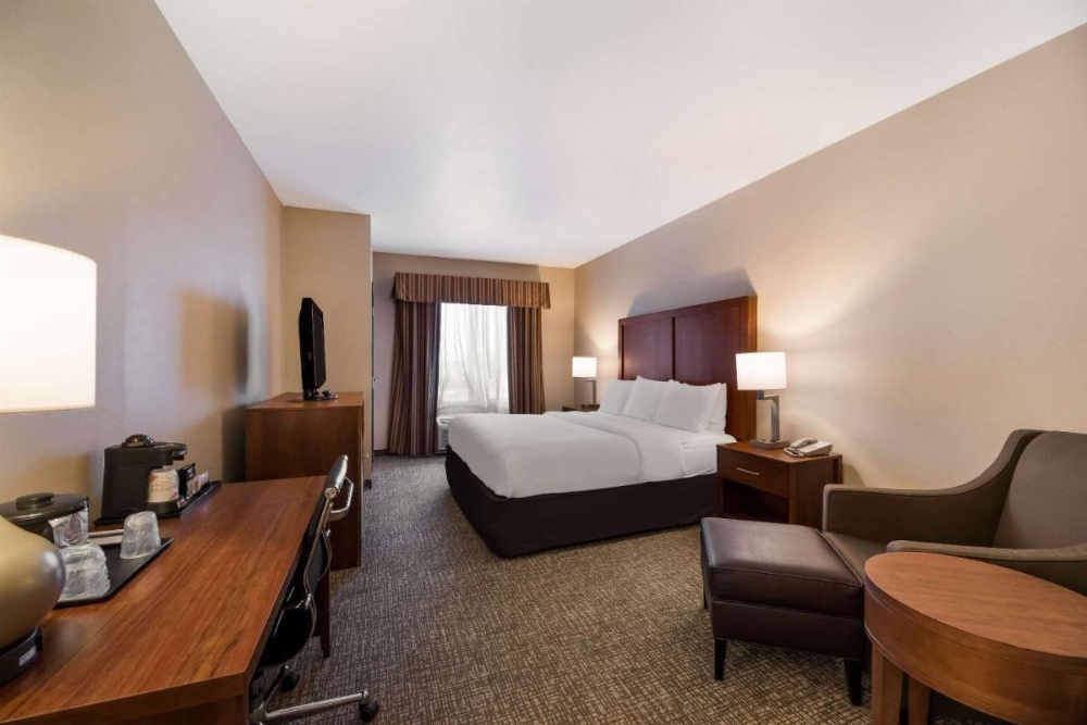 Comfort Inn And Suites Image 21