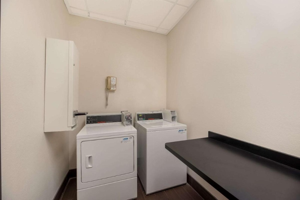 Comfort Inn And Suites Image 34
