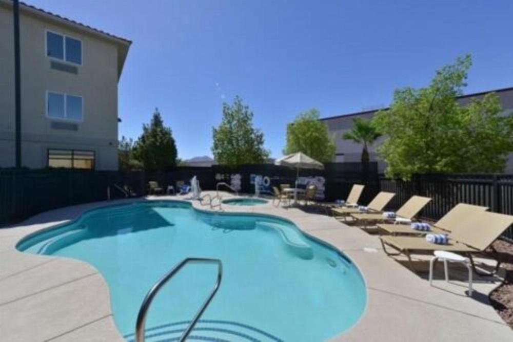 Comfort Inn And Suites Image 36