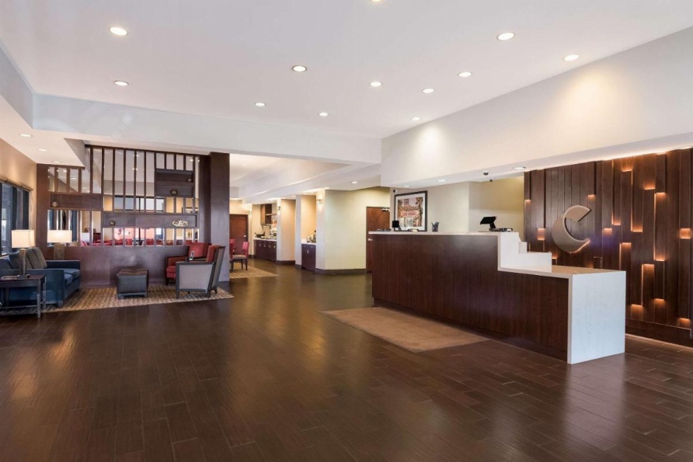 Comfort Inn And Suites Image 7